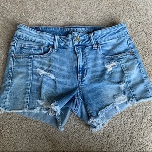 AMERICAN EAGLE MIDI SUPER STRETCH SHORTS SIZE 12